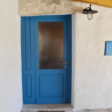Casa Nini - Charming Stone House With Yard Near Pula *