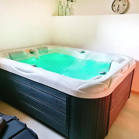 Holiday home Casa Nini - Cozy House With Sauna And Indoor Jacuzzi Sisan