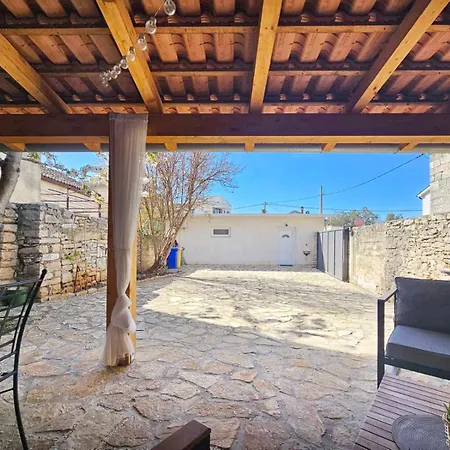 Casa Nini - Charming Stone House With Yard Near Pula * Šišan